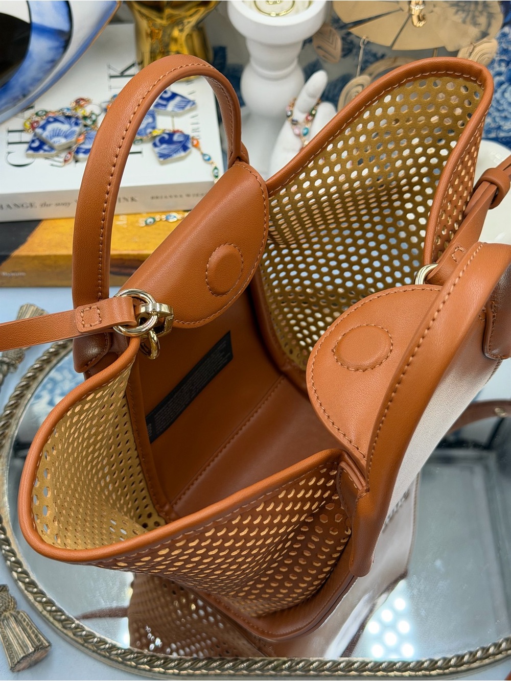 🆕 TOUS 🧿 NWOT Small TOUS Tulip Cutout Mesh Bag, with Top Handle - Camel Brown - Picture 8 of 13